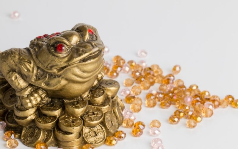 Grenouille D'argent Feng Shui – Crapaud à 3 Pattes – Porte-bonheur Richesse – Résine Dorée 6,5x6x5 Cm – Collection