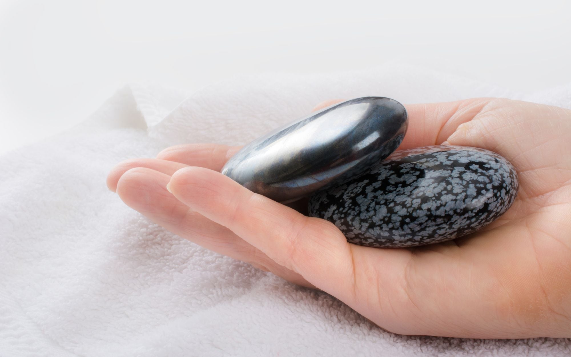 Obsidienne : les différents types de pierres et leurs vertus