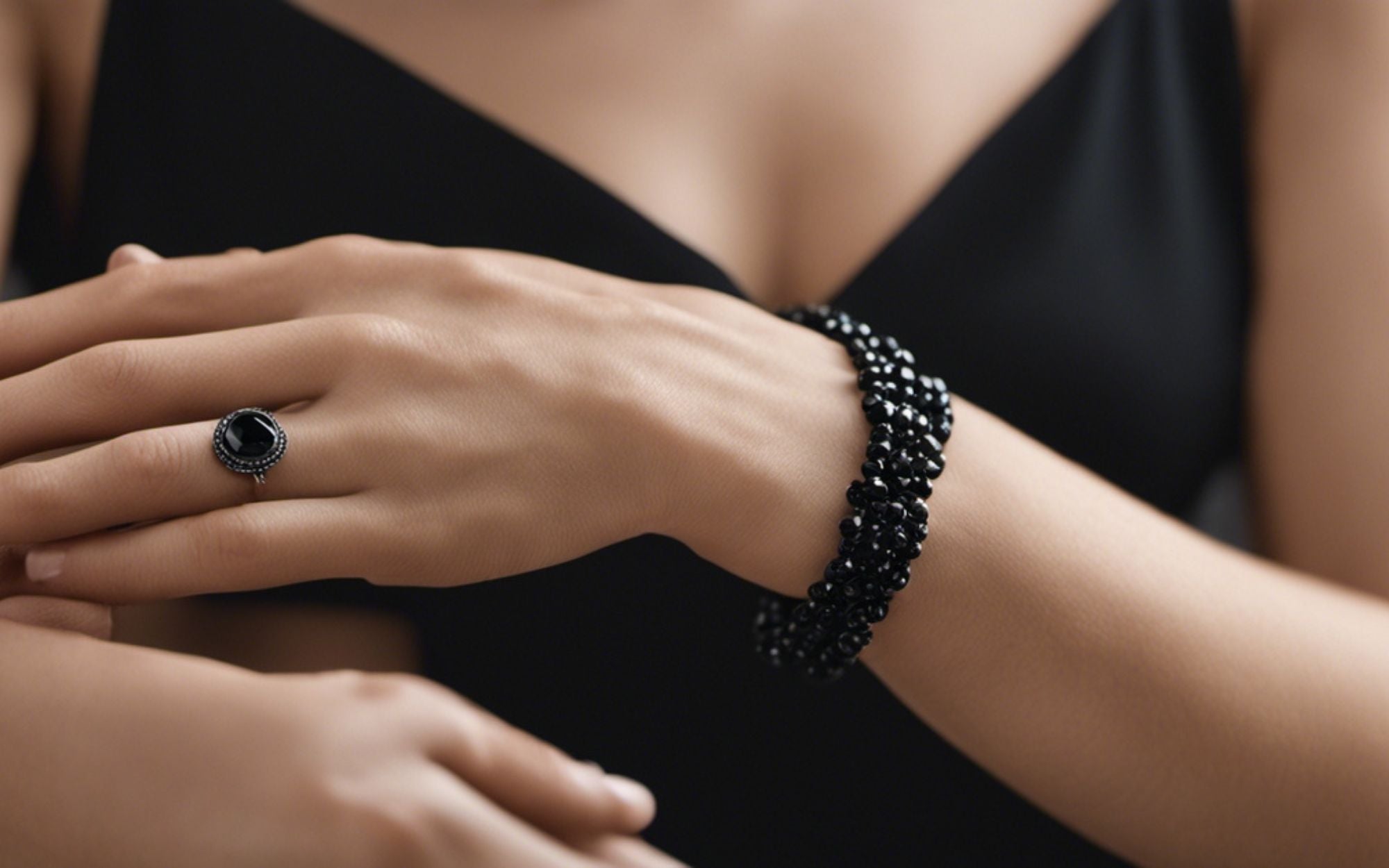 à quelle main porter le bracelet en tourmaline noire