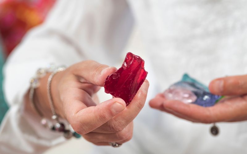 comment activer les cristaux par l'intention