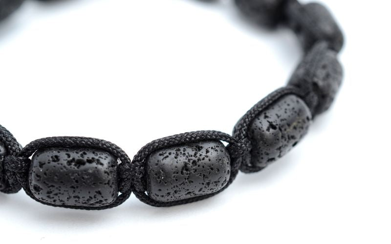 comment nettoyer un bracelet de perles de lave aux huiles essentielles