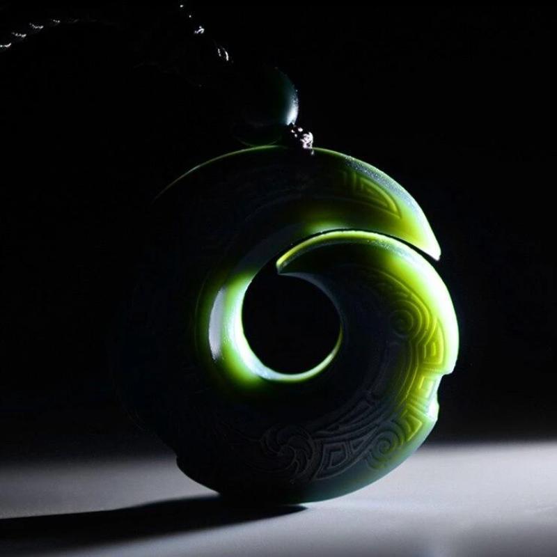 Pendentif en jade de Hetian - Collier de manifestation - Karma et Moi