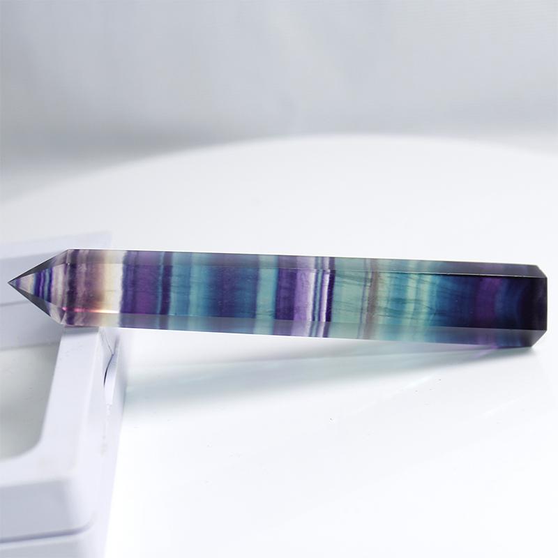 Baguette en fluorite arc-en-ciel - Guérison des 7 points de chakra - Karma et Moi