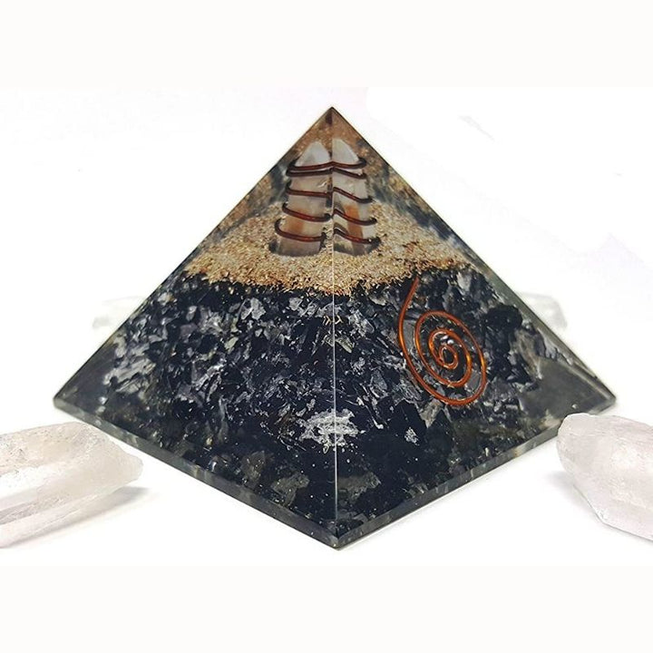 Pyramide d’orgone en tourmaline noire pour la protection - Karma et Moi