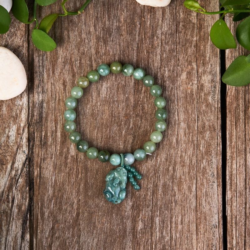 Bracelet en jade vert avec Pixiu - Pour la richesse - Karma et Moi