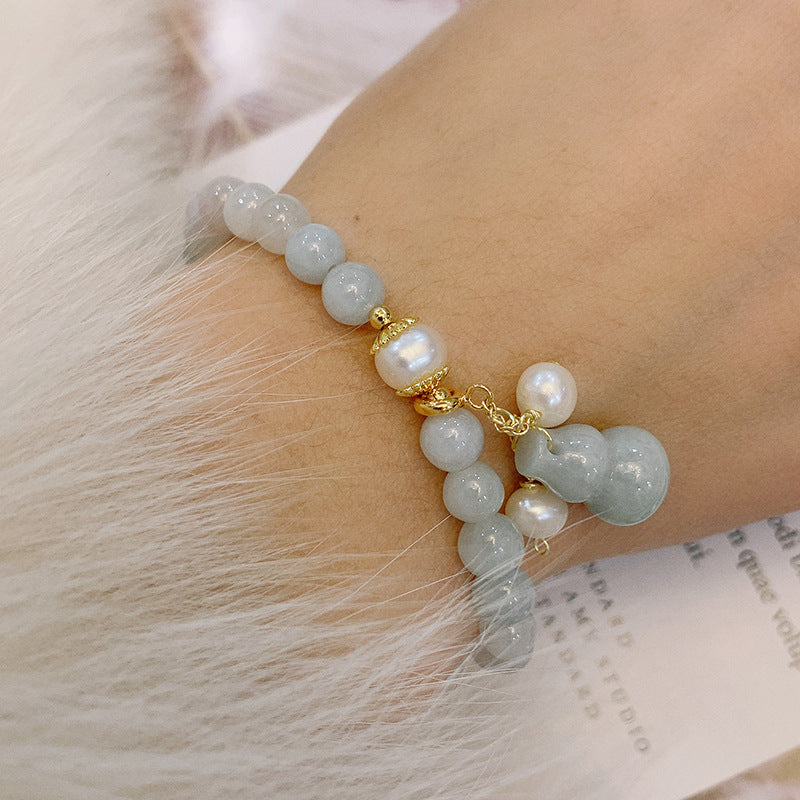 Bracelet en jade vert clair avec amulette Wu Lou - Karma et Moi