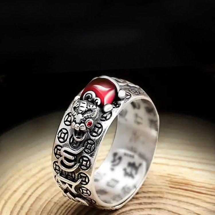 Bague Pixiu en grenat naturel - Bague de richesse Feng Shui - Karma et Moi