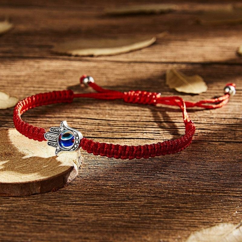 Bracelet en fils rouges avec main de Hamsa - Protection contre le mauvais œil - Karma et Moi