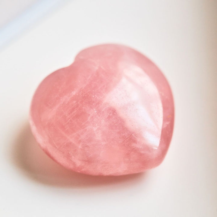 Quartz rose en forme de cœur - Amour et Romance - Karma et Moi