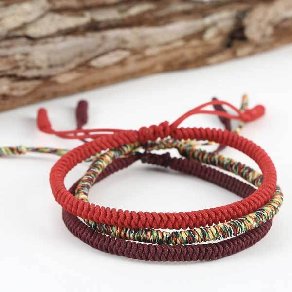 Bracelet porte-bonheur bouddhiste à noeuds tibétains - Karma et Moi