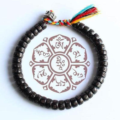 Bracelet de perles en coquille de noix de coco avec mantra gravé - Karma et Moi